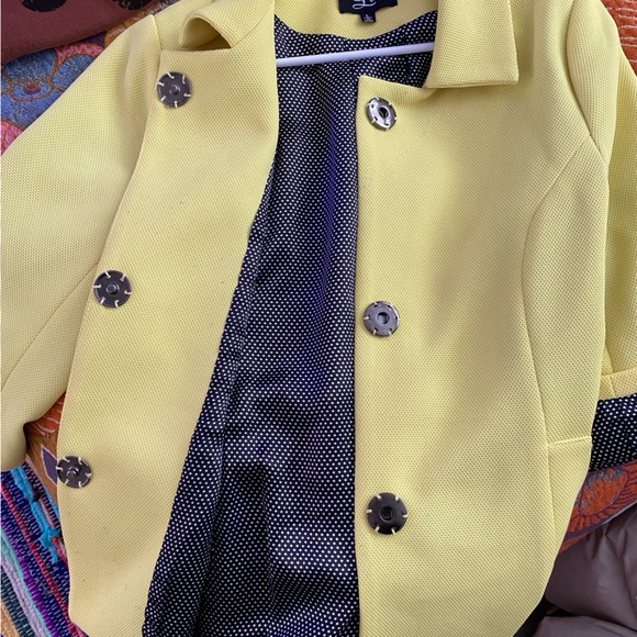 Cute neon yellow jacket with black polka dot lining - Picture 4 of 7